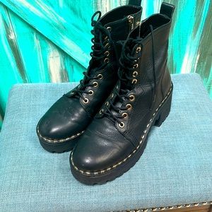 Vince Camuto size 6.5